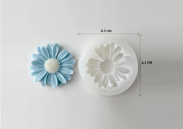 Yellow Daisy Mold